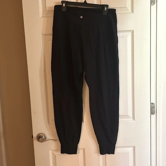 Lululemon Align™ High-Rise Jogger *Full Length
ColourBlack Size14 - Picture 3 of 4